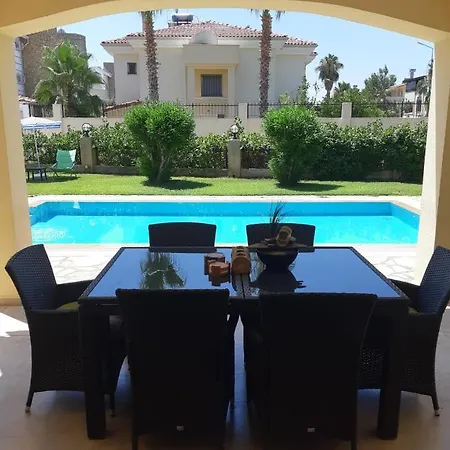 Muestakil Havuzlu Villa Belek