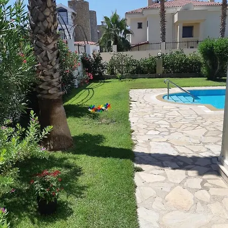 Muestakil Havuzlu Villa Villa